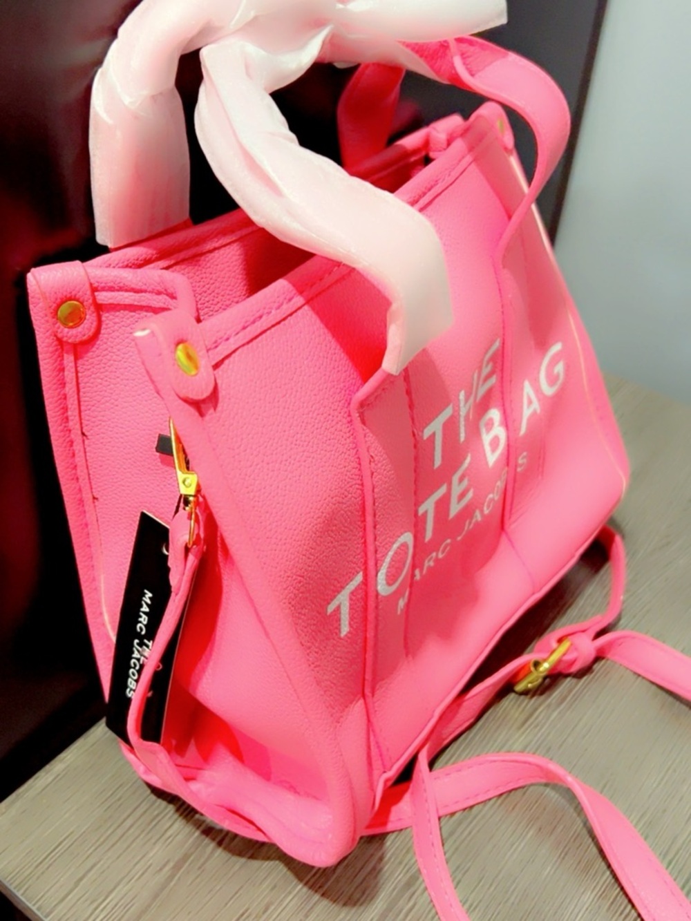 Marc Jacobs THE TOTE BAG in Vibrant Pink - Picture 2 of 4